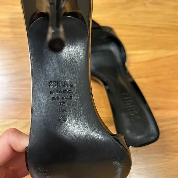 Schutz | ELODIE PATENT LEATHER SANDAL - Picture 9 of 9